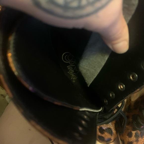 Pleaser - Picture 4 of 6